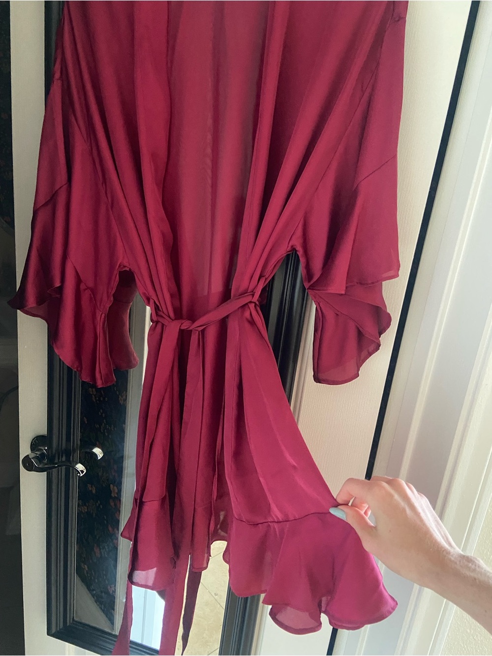 Victoria’s Secret Flounce Robe in Maroon - Picture 4 of 8